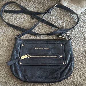 🔥Michael Kors Navy Leather Crossbody Bag🔥